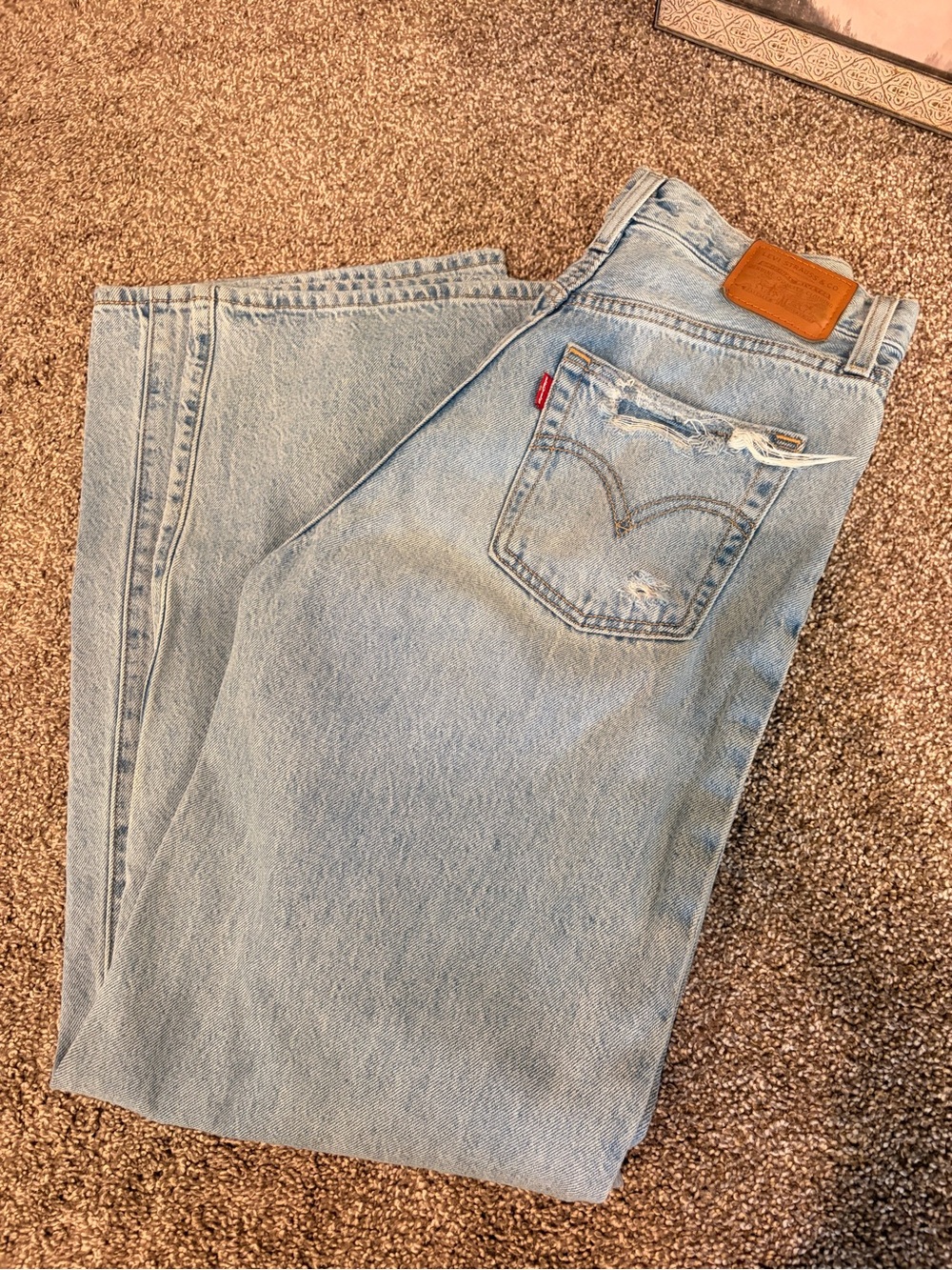 Levi's Men's Light Wash Relaxed Straight Jeans